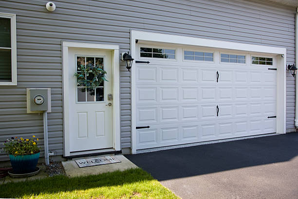 24/7 Emergency Garage Door Panel Replacement experts in Sayre, PA